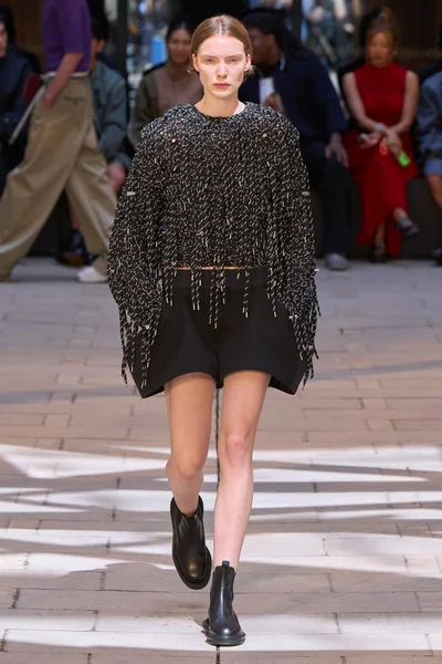 Look 44